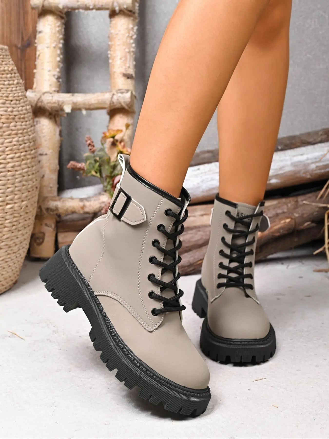 Women's Fashionable Lace Up Front Platform Combat Boots, Casual Comfortable Round Toe Boots for Daily Wear, Female All-match Trendy Shoes for Fall & Winter, Girl