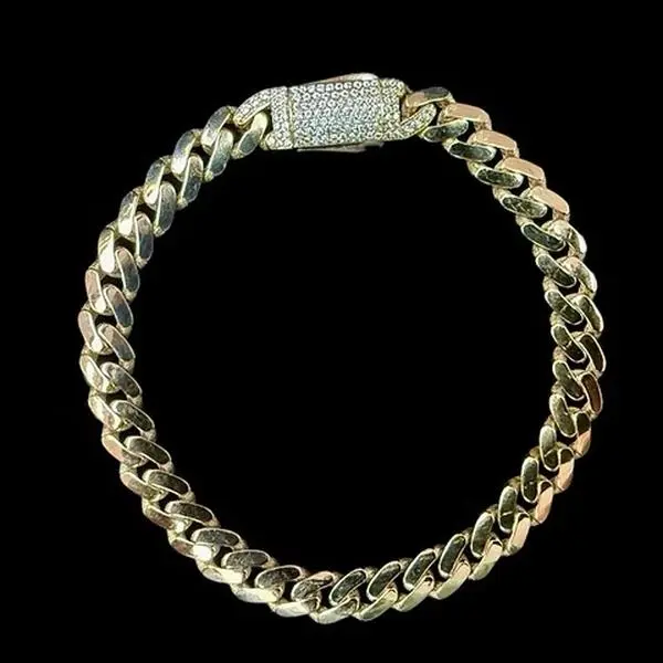 Female Classic Elegant 6.5 mm 10k Gold Miami Cuban Chain & Link Bracelet, Ideal for Anniversary Gifting