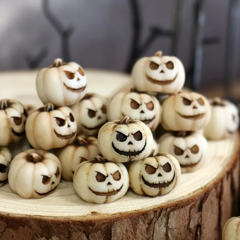 20pcs of Halloween Mini Pumpkins, Gothic Pumpkin Heads, Outdoor Garden Decoration Small Pumpkins, White Pumpkins, Garden Micro Landscape Path Decorations, Aquarium Halloween Scene Setup