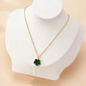 Green Malachite 5 Leaf Clover Pendant Necklace Delicate Floral Chain for Women Everyday Wear Elegant Jewelry Gift