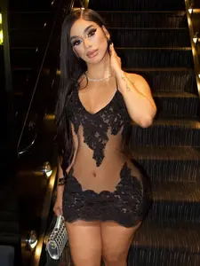 Women's Sexy Slim Fit Embroidered Mesh Dress, Backless Halter Neck Short Party Skirt, Plain Sleeveless Tiered Design, Elegant Party Dress