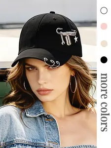 1 PC Men's and Women's Universal Punk Style Baseball Cap, a stylish and fashionable all-purpose beanie with metal ring design, an outdoor and casual sun hat suitable for daily outings and street fashion combinations in all seasons. It is suitable as a gif