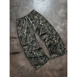 Men’s camo print drawstring waist sweatpants, regular fit casual comfortable letter print straight leg trousers for spring and fall, fashionable men’s bottoms for daily wear