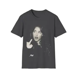 Madison Beer Graphic T-Shirt, Middle Finger Vintage Style Tee, Unisex Music Fan Merch Shirt