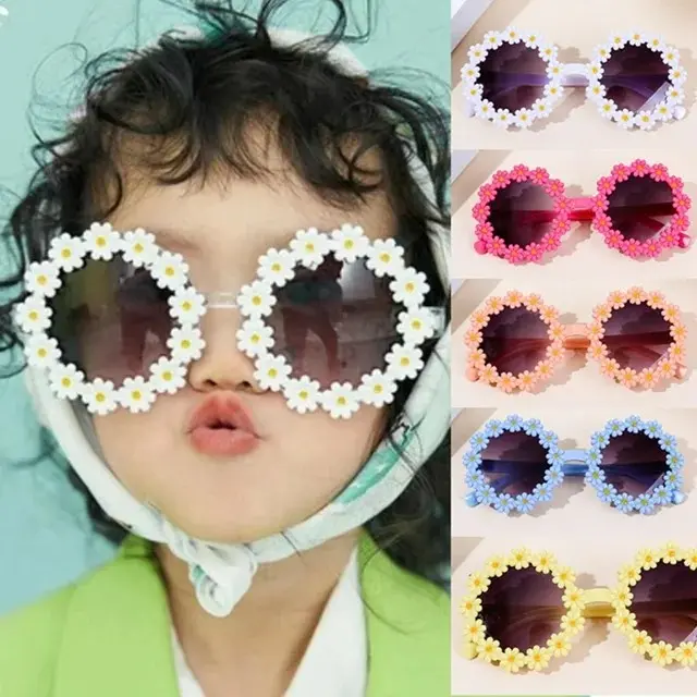 Retro Daisy Flower Sunglasses for Women – Boho Round Floral Frame Shades – Festival, Summer, Hippie, Y2K, Aesthetic, Costume, Party, Coachella Accessories, UV Protection, Cute Novelty Eyewear – Vintage Inspired Statement Glasses – Pick Color