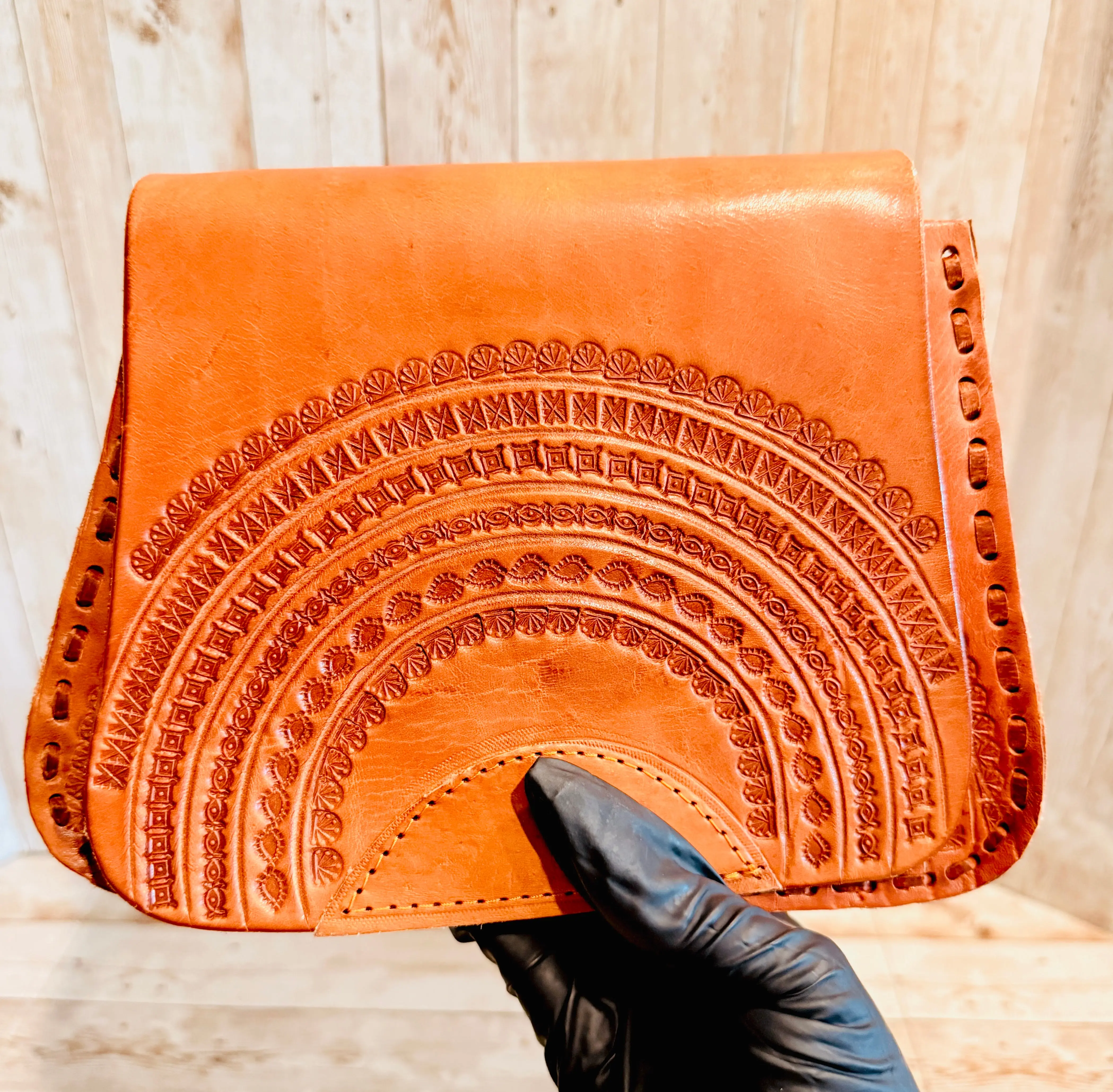 Mexican Leather Tooled Crossbody Handbag Bolsa Mexicana de Piel Cincelada
