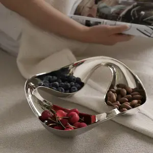 3-Compartment Luxury Design Snack Plate, Candy Dish, Fruit Tray With 3 Dividers – Stainless Steel Nut Bowl For Living Room Coffee Table Decor, High-Quality Elegant Fruit Platter, Creative Snack Serving Tray, Salad Plate, Dessert & Bread Dish