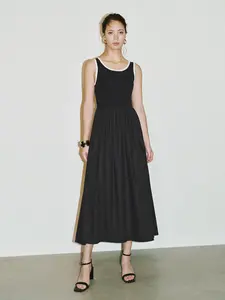 URBAN REVIVO 2026 Spring New Arrival Women's Boho-chic Style Color-block Collar Patchwork Knitted Dress, Cotton-Viscose Fabric, Casual Wear, UWM950033