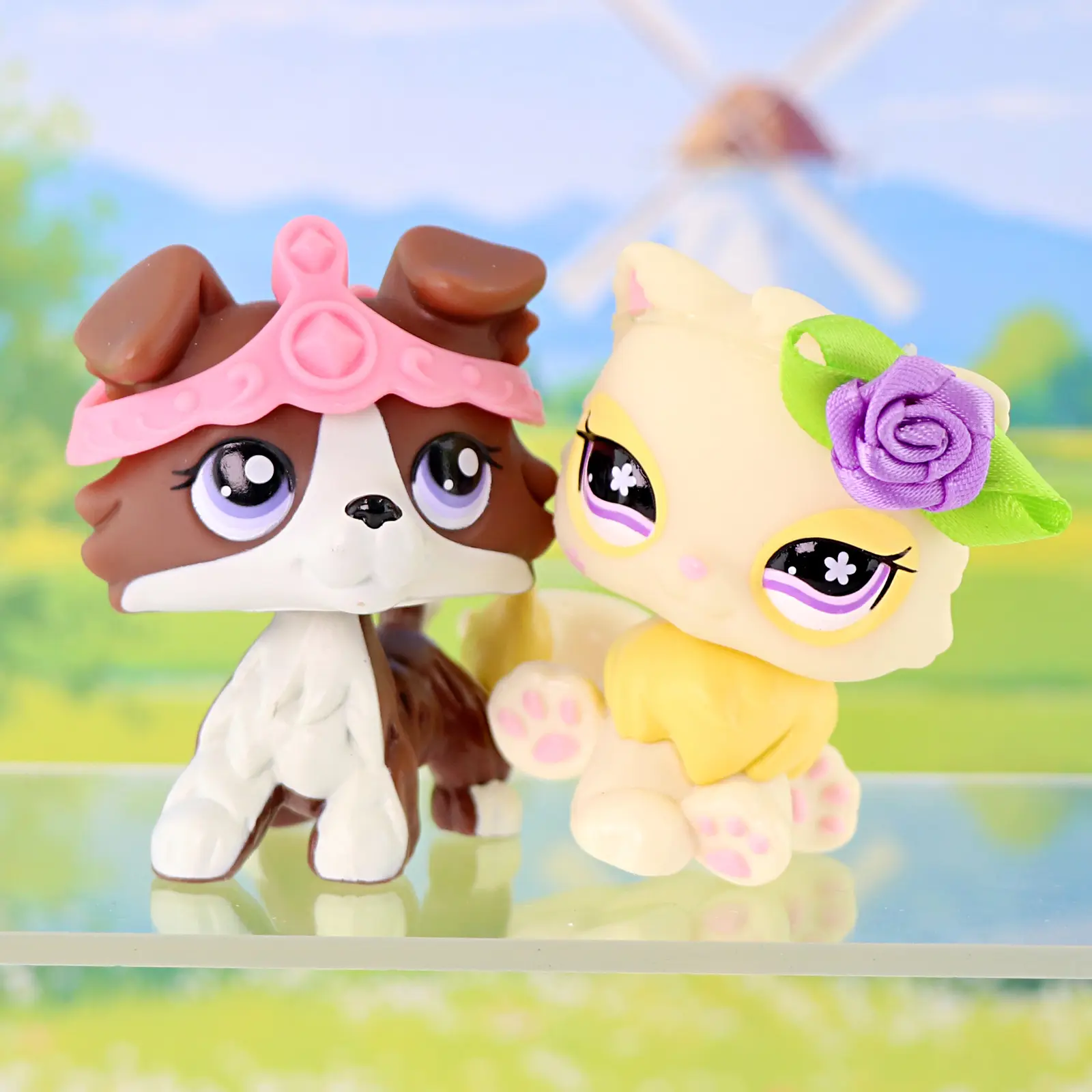 2 Pcs Cute Mini Pet Figurines Set, Adorable Fluffy Cat & Collie Dog Collectible Figures with Decorative Accessories, Big Eyes Small Animal Toys for Kids Gift, Cake Topper, Dollhouse Decor, Collection Display