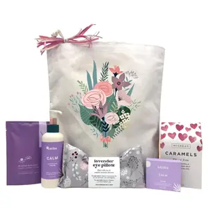 Itsonlynaturalgifts Forever Flowers Valentine's Day Gift Basket with Flowers for Valentine's Day Celebrations