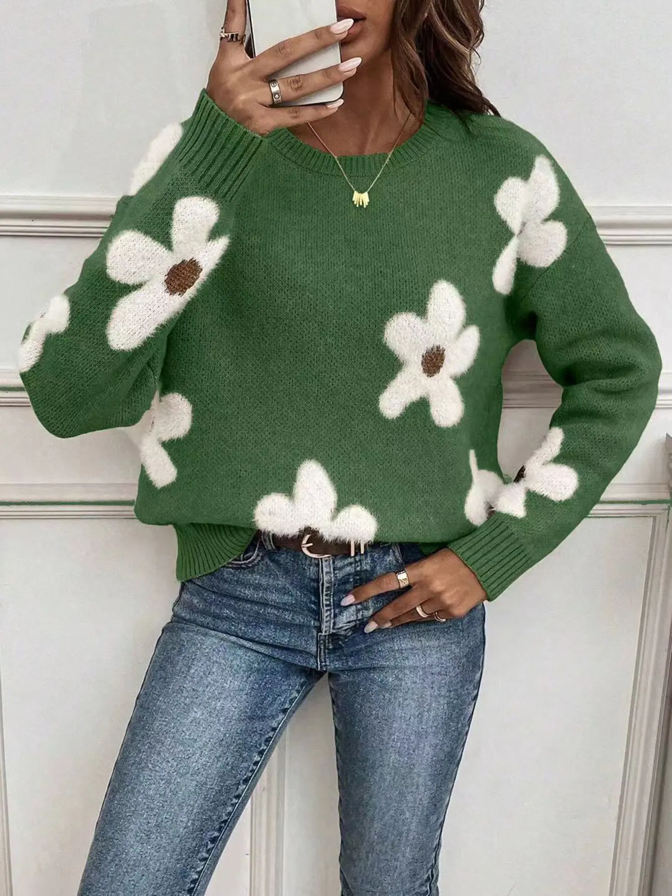 Autumn Winter High-End Slimming Comfortable Fashion Versatile Age-Reducing Loose Round Neck Flower Warm Knit Top, Elegant Casual Commute Long Sleeve Sweater