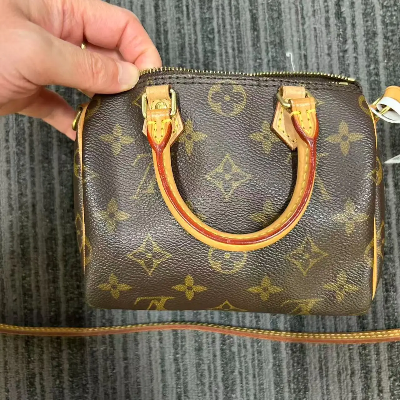 Pre-owned Louis Vuitton Preloved LV bag