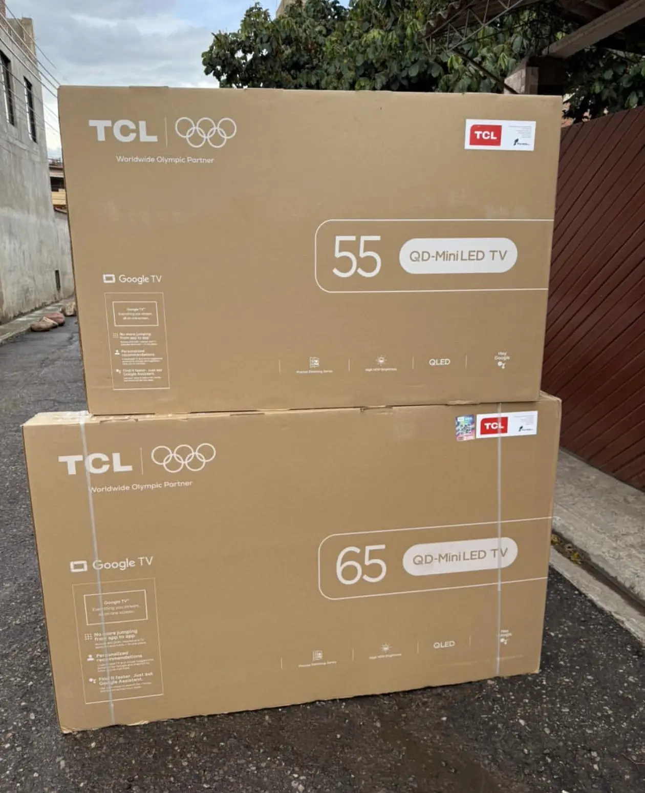 TCL 55S421 55 Inch Class 4-Series 4K UHD HDR Roku Smart TV
