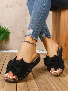 Women's new comfortable and soft casual slippers, comfortable and soft wedge heel with bow design, simple essential sandals for wearing, daily casual and commuting wear, fashionable trendy walking slippers, essential for summer beach and seaside vacation