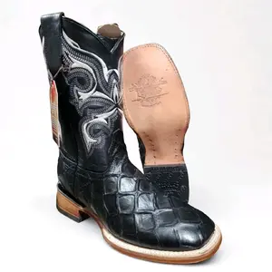 Pirarucu Square Toe Fish Print Boot/ Bota de Pescado IMT