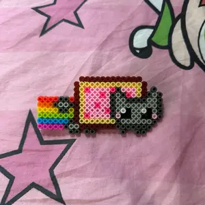 LUVSCENE - NYAN CAT HAIRCLIP - HANDMADE - perler beads - fuse beads - kandi - decora - scene - emo - rave - rainbow