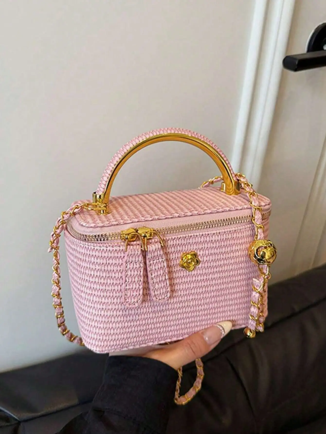 New Minimalist Crossbody Bag, Casual Versatile Woven Straw Style Lunch Box Bag with Chain Strap Shoulderbag Everyday Purse Handbag  Make Up Bag for Woman for Shopping Traveling Party Daily Outgoing, Adjustable Strap Bag, Boho Crossbody Bags