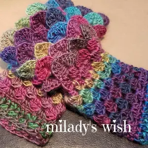 Dragon Scale Fingerless Gloves