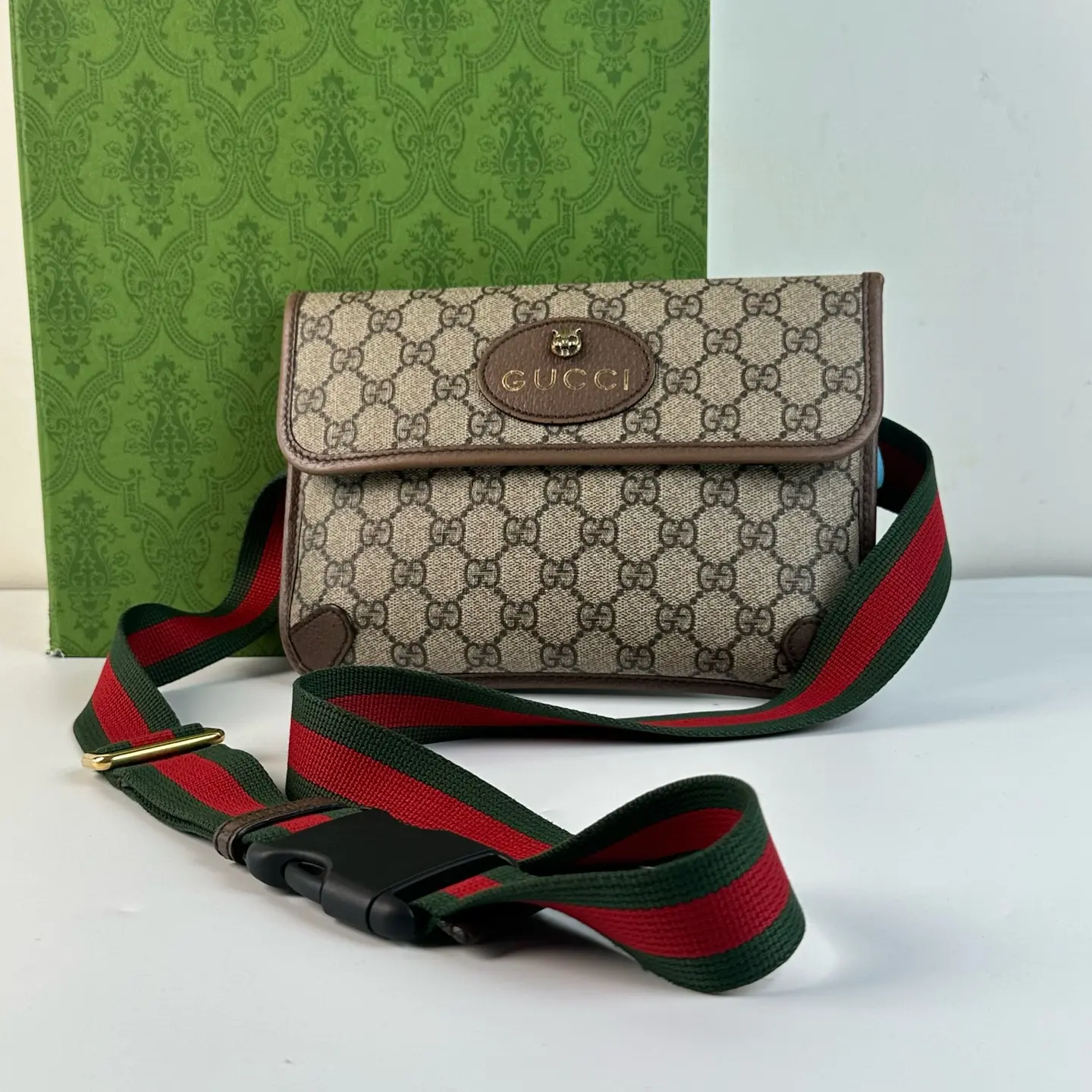 Pre-owned GUCCI Retro Cat Logo Canvas Chest Waist Pouch with Web Belt