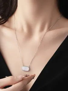 Women's Elegant Oval Resin Pendant Necklace, Geometric Design, Copper Chain, Versatile Sweater Chain, All Seasons Fashion Accessory