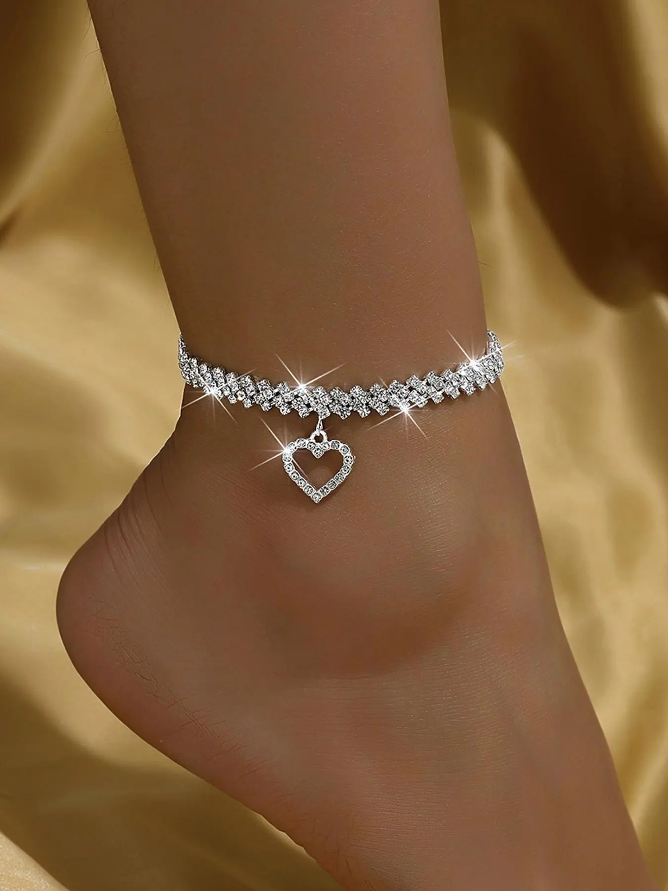Summer Women's Sparkling Rhinestone Silver Color Heart Anklet, Boho Anklet, Diamond and Hollow Heart Design, Cubic Zirconia, Valentine's Gift, Beach Jewelry, Fashion Accessories, Glamour