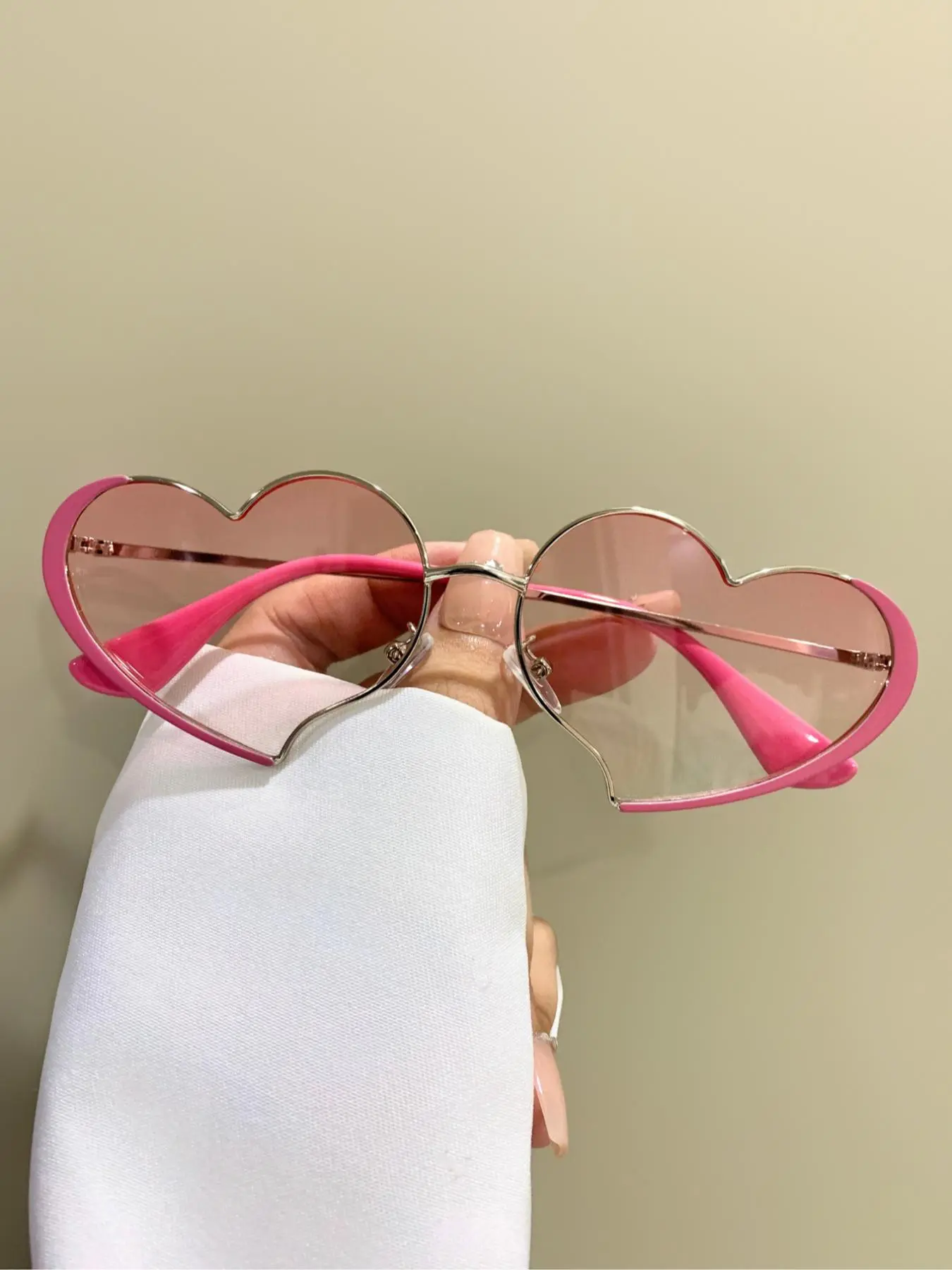 Women Heart-Shaped Metal Frame Glasses, Heart Shaped Sunglass, Cute & Sweet Decorative Eyewear, Fashionable Style Accessory for All Seasons