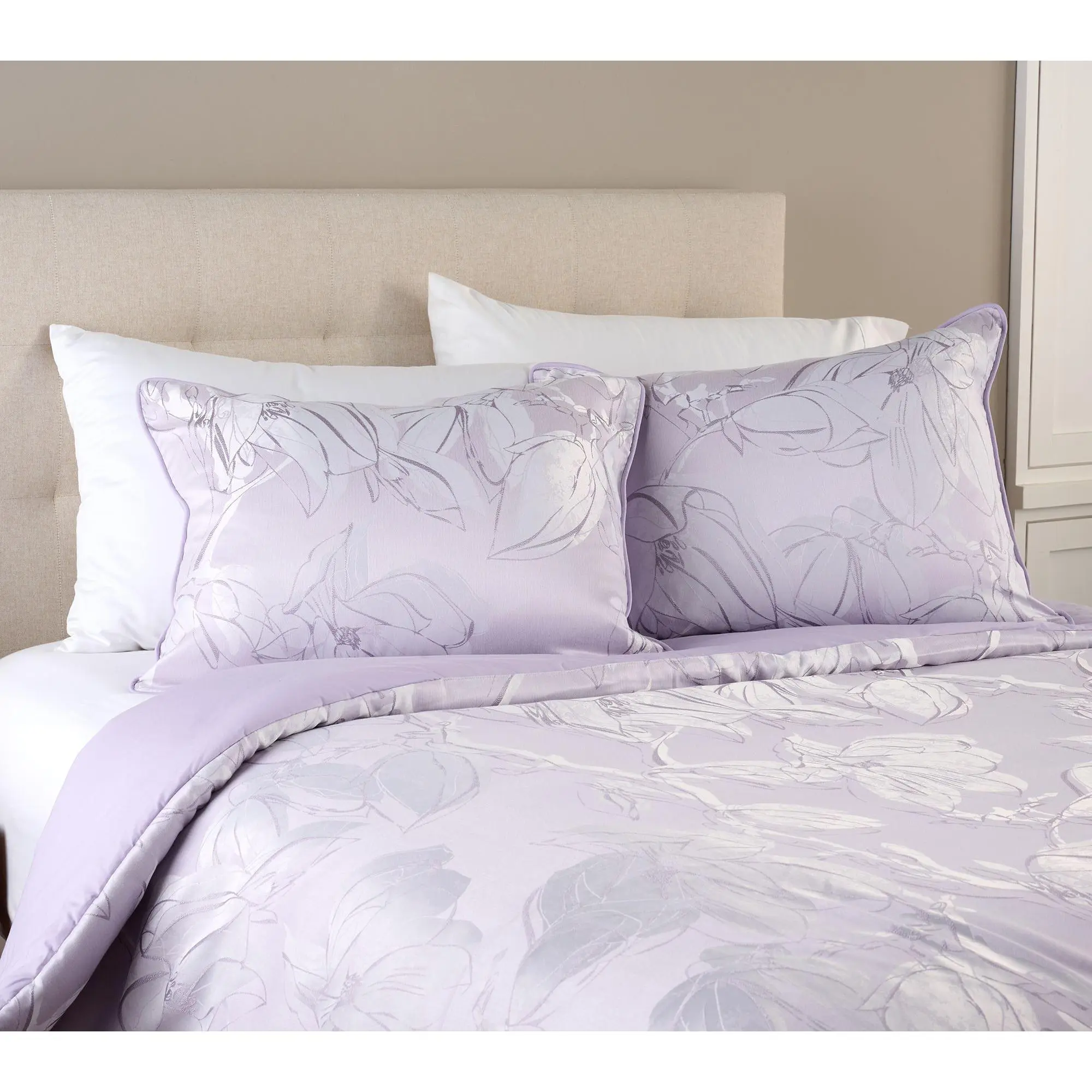 Northern Nights Layered Floral Jacquard Comforter & Sham Set- Queen