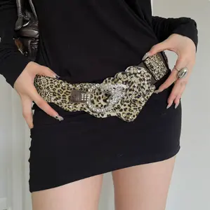 Women's American Retro Y2K Studded Wide Waist Belt, Niche Sexy Style Brown Leather Fashion Accessory