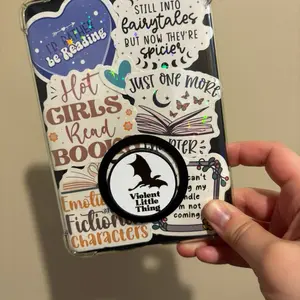 Violent Little Thing  Kindle Pop Socket, Kindle Accessory, Kindle Stand, Kindle Grip, Phone Grip, Popsocket, Kindle, book accessories, fourth wing, dragons