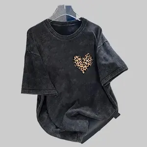 Vintage-Style Streetwear T-Shirt with Wash Technique, Short-Sleeve Tee Has a Leopard Print Heart Pattern, Perfect for Summer It's Made of Washed And Offers a Loose, Casual Fit