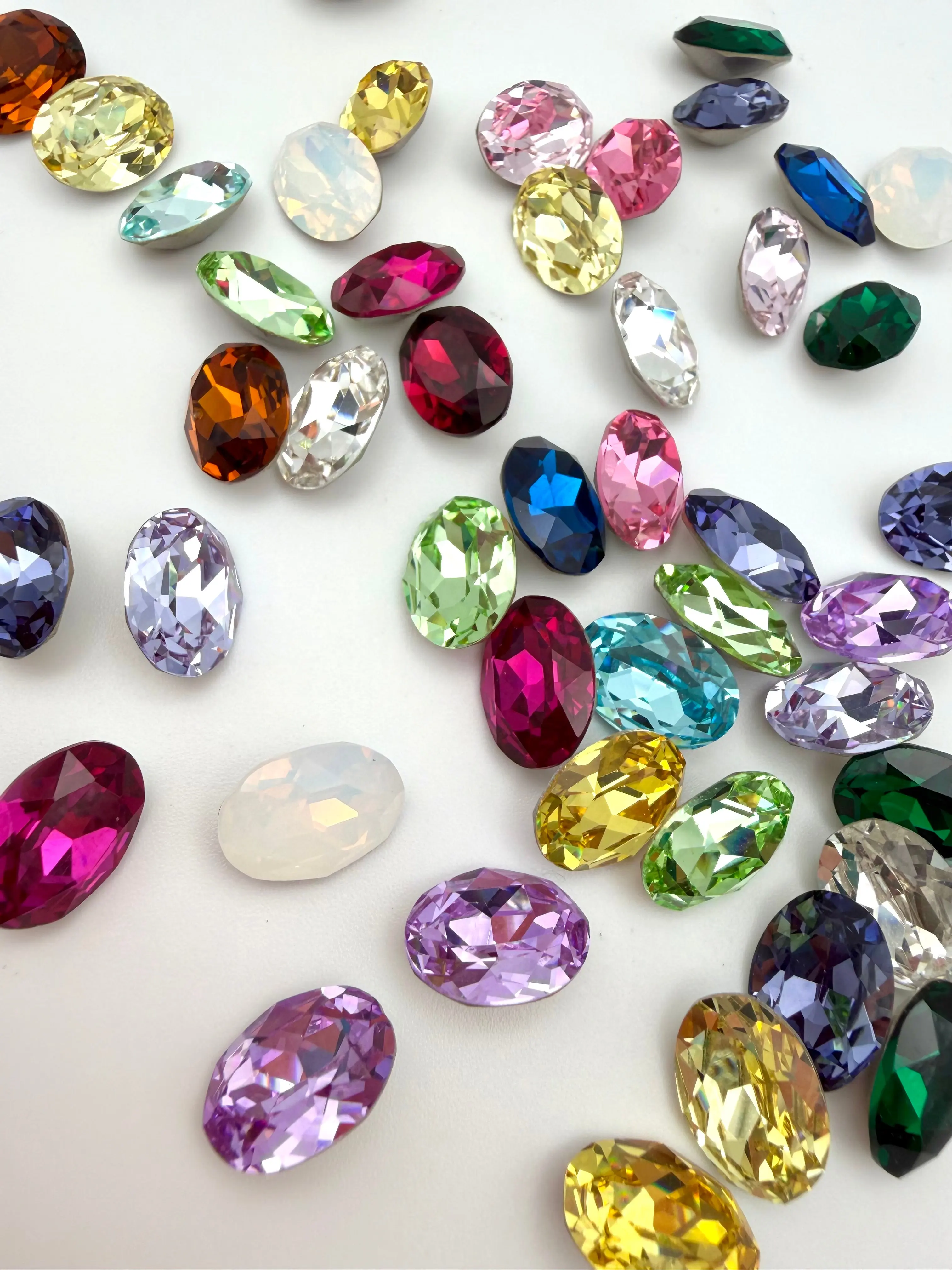 Luxe 10*14mm Large Oval Foiled Pointed Back Rhinestones for Nails Arts and DIY