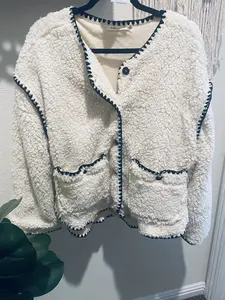 Sherpa jacket with contrast, stitch and front pockets