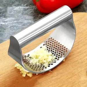 Stainless Steel Garlic Press, 1 Count Manual Garlic Press with Handle, Garlic Crusher, Kitchen Garlic Mincer, Household Kitchen Gadgets, Utensils, Kitchen Tools, Kitchen Cooking Accessories, Kitchenware Stainless Steel