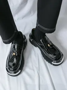 Classic Men Thick Sole Metal Fringe Business Casual Loafers Fashionable Breathable Anti-Kick Height Increasing Shoes