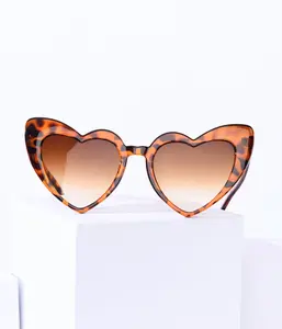 Unique Vintage Tortoise Heart Sunglasses Unique Vintage Tortoise Heart Sunglasses