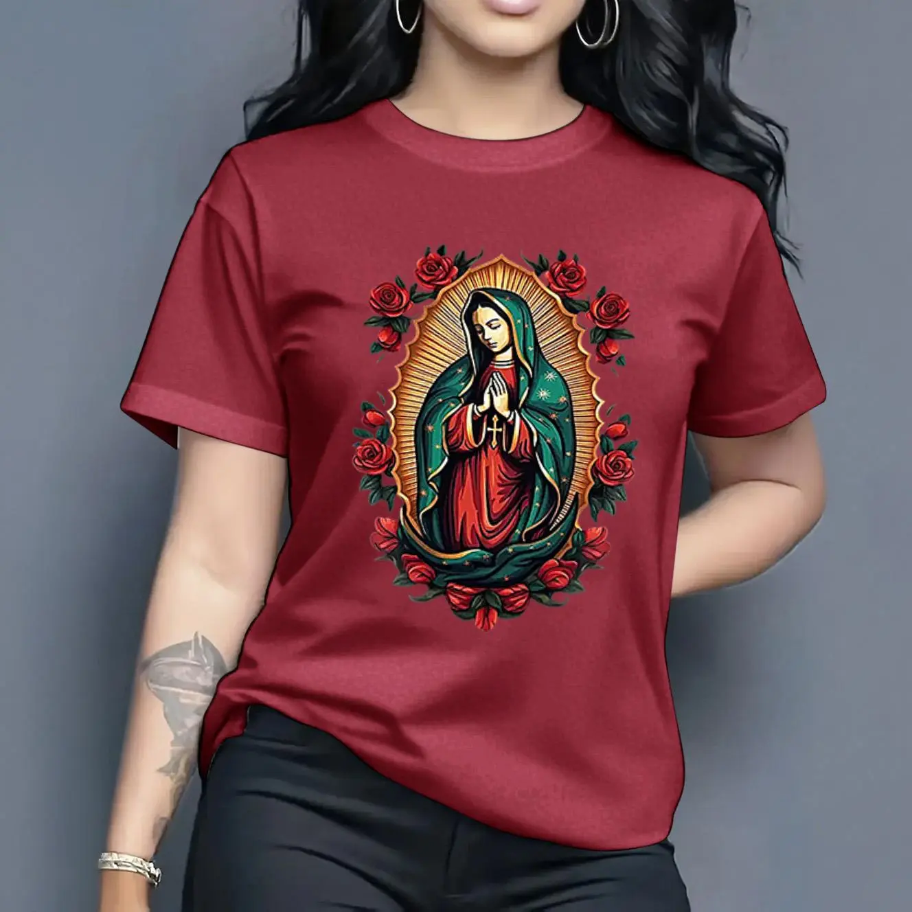 100% Cotton Spring and Summer Fashion New the Virgin in Rose Flowers Is Praying for Me with Pattern Printing. The New Lady Is Printed Crew Neck Top Short-Sleeved Casual T-shirt, Suitable for Giving Sisters and Wives Gifts in Spring and Summer.