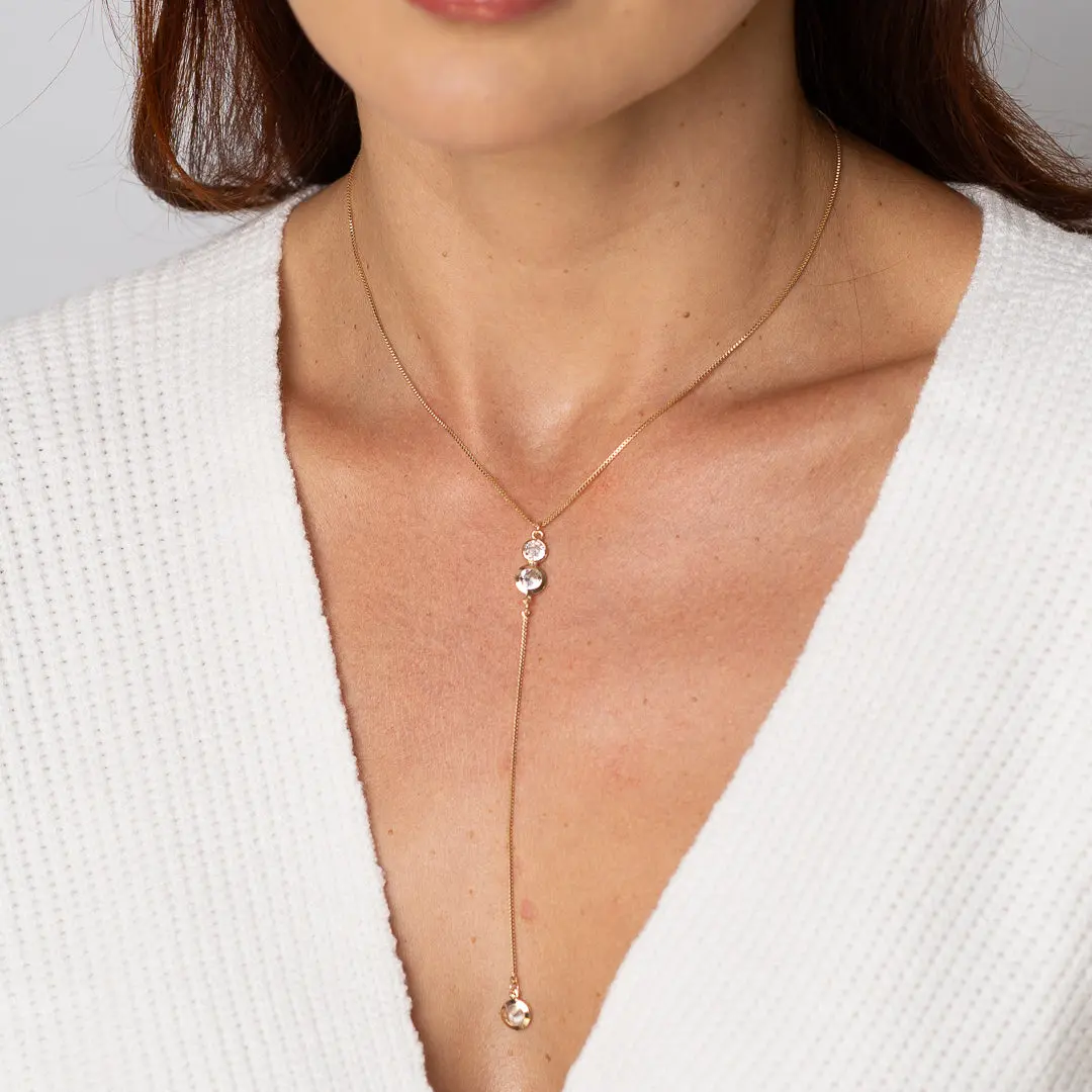 Ana Julia Lariat