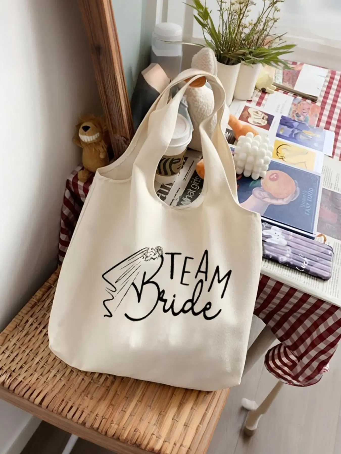 Large Capacity Bridal Handbag, Personalized Bride Gift, Reusable Foldable, Perfect for Wedding, Bachelorette Party, Engagement, Honeymoon