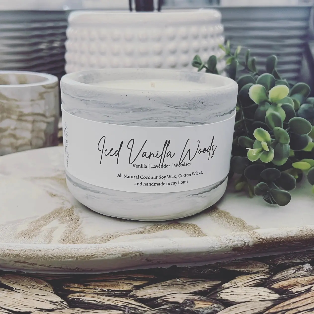 Concrete Candle - Iced Vanilla Woods