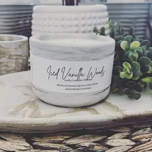 Concrete Candle - Iced Vanilla Woods