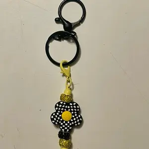 Groovy Checkerboard Flower Beaded Keychain - Black, White & Sunny Yellow
