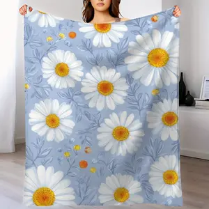 Thick Four Seasons Flannel Blanket - Soft and Comfortable with White and Yellow Daisy Print Pattern - Machine Washable Luxurious Bedspread or Sofa Cover - Perfect Housewarming Gift, Suitable for Living Room, Bedroom, Dormitory Decoration