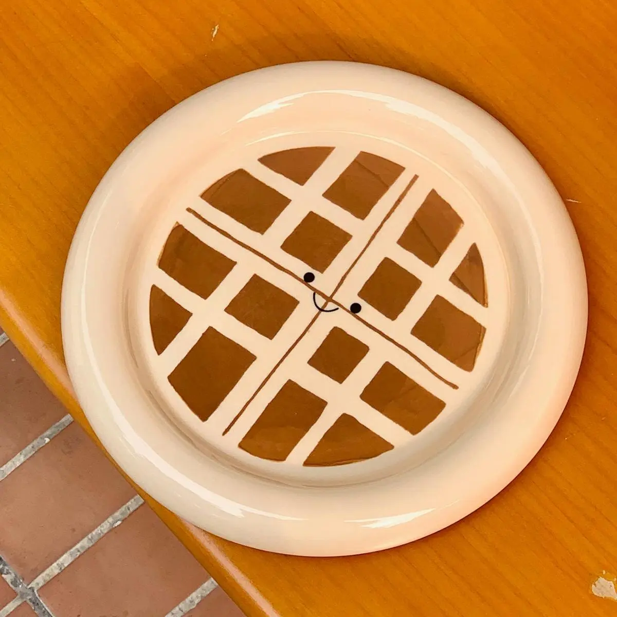 GLAZE STORY Pangpang Waffle Plate - Cute and Kawaii Aesthetic Ceramic Dessert Dish, Durable Breakfast Serving Platter for Snacks - Cadmium-Free Kitchenware Gift for Friends, Family, Decorated Plates