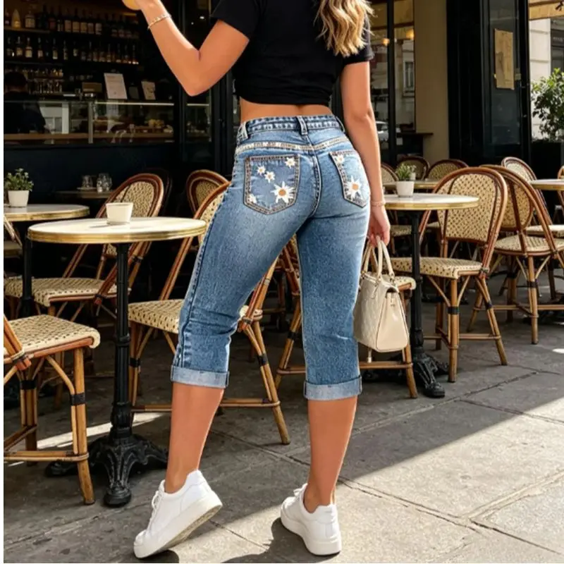 Women's Denim Capri Pants for Petite Frames, Cropped Jeans for Everyday Casual Outfits