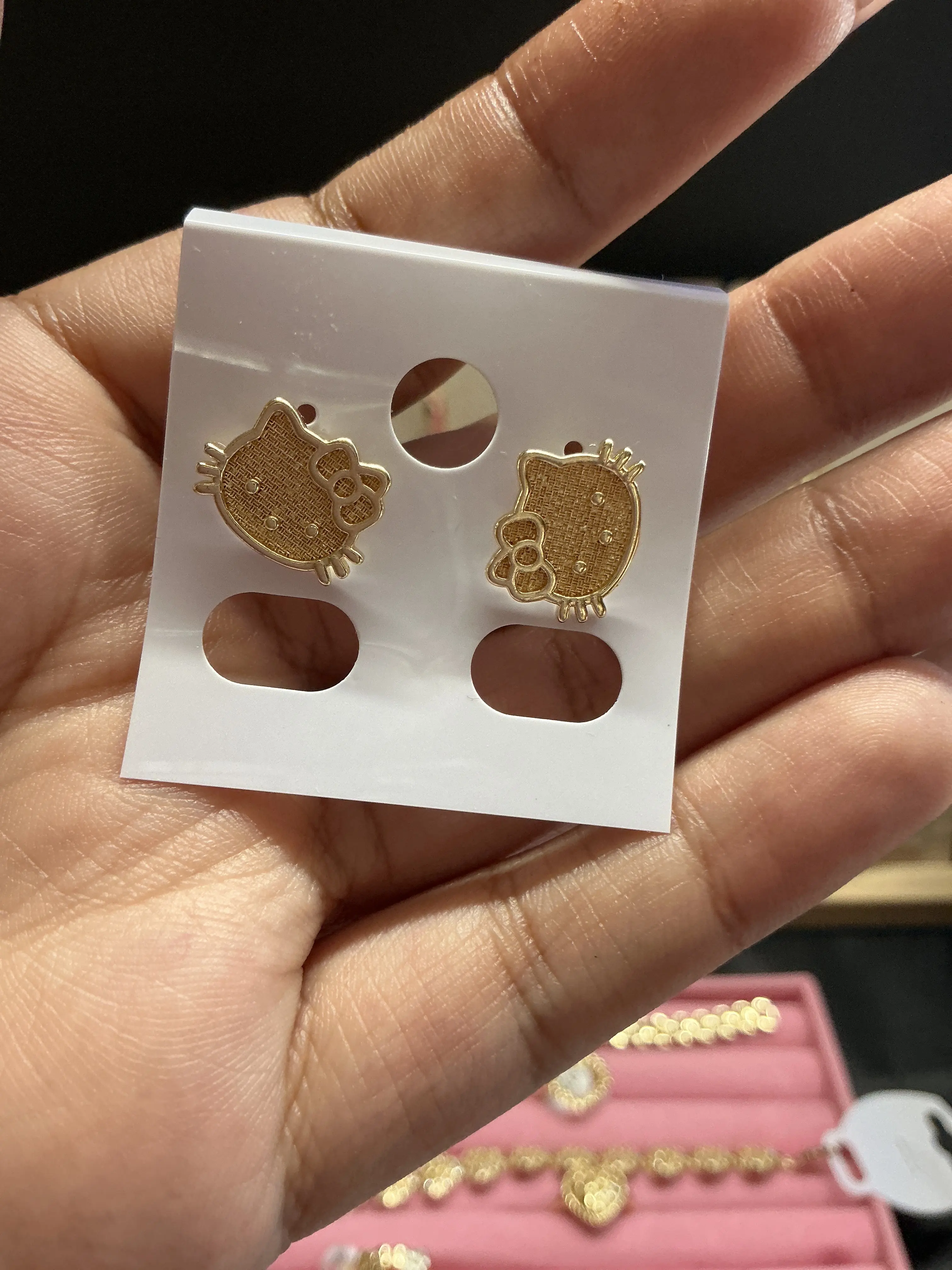 Stud earrings gold color