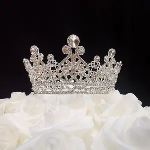 Tian Sweet 34034-SV 6.2 oz Princess Crown Cake Topper - Silver