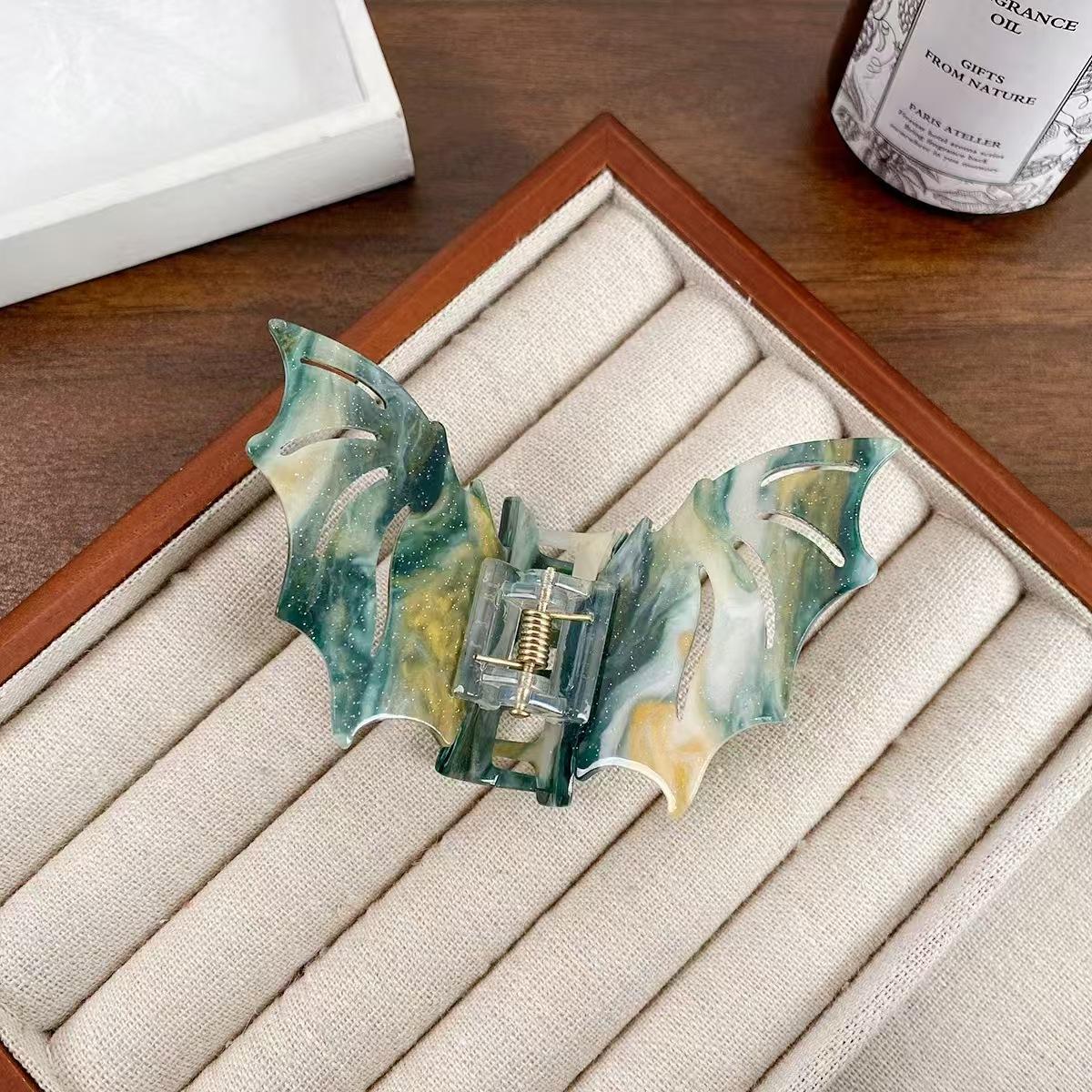 4 Pieces Bat Claw Clips, Gothic Horror Hair Clips Halloween Spooky Hairpin for Costume Cosplay Hair Barrettes Halloween Gift