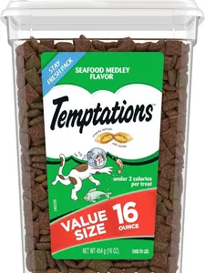 TEMPTATIONS Classic Crunchy and Soft Cat Treats – Seafood Medley Flavor, 16 oz Tub