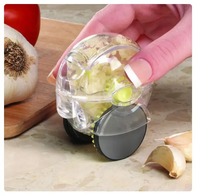 Rolling Garlic k
