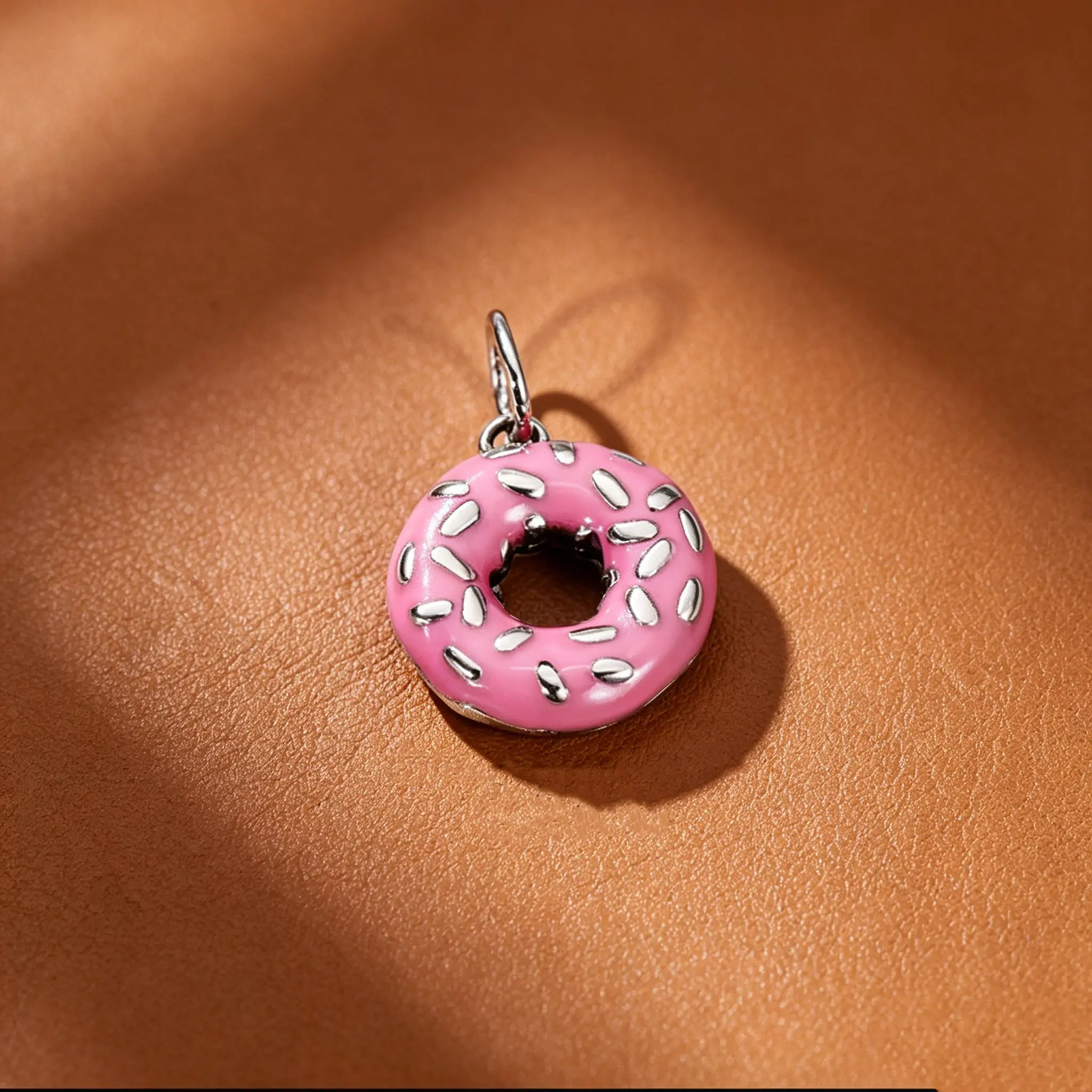 Female 1pc Silver-Plated Enamel Frosted Donut Design Charm - Vintage Virgin of Guadalupe Metal Coating Charm for European Bracelets, Necklaces, Evening Jewelry, Women's Birthday Gift